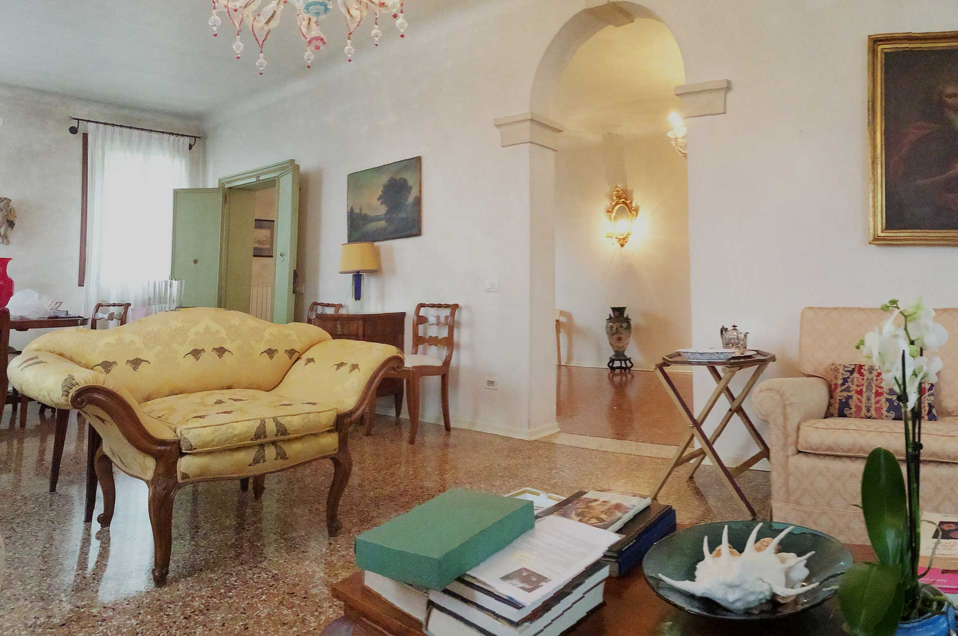 RIVIERA DEL BRENTA Villa Veneta e adiacenza con corte privata in vendita. Dimora storica restaurata.